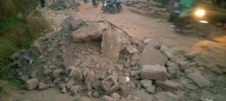AKK Intervenes in Adewolu Area, Oluwo, Egbeda Community Road